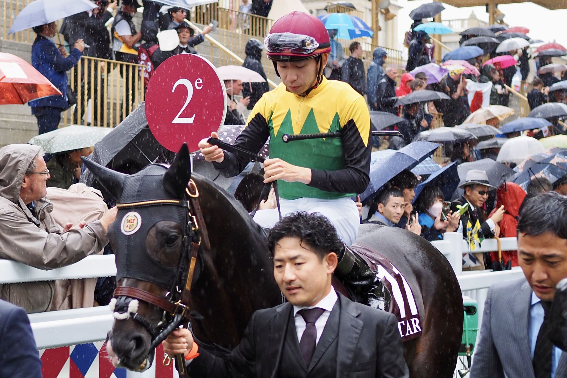 競馬 JRA 馬券 イイコトバカリ 珍名 小田切さん 張り付く