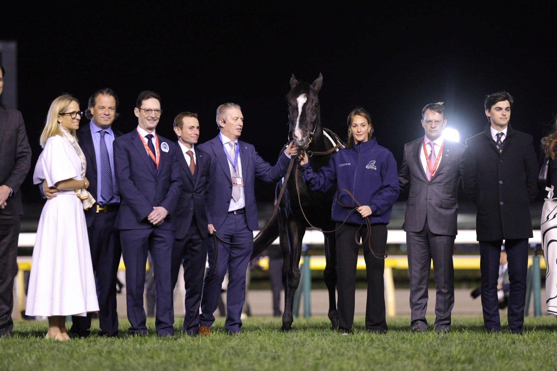 オーギュストロダン引退お披露目式…オブライエン師「日本のファンの