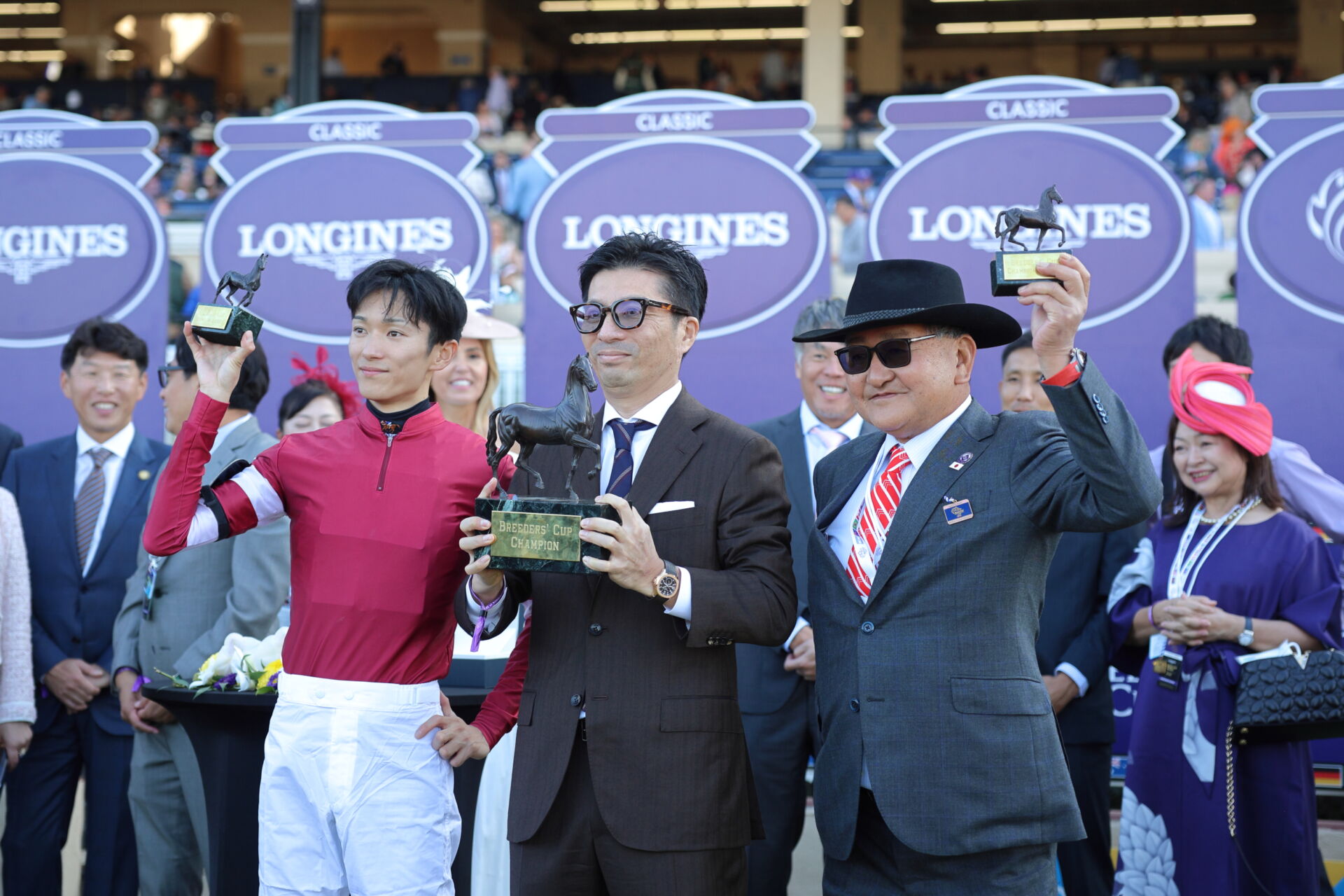 JRA賞】フォーエバーヤングが年度代表馬に輝く…藤田晋氏「私の前世は国